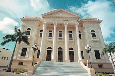 
			
				Prefeitos, vices e vereadores tomam posse hoje para mandato 2025-2028
			
			