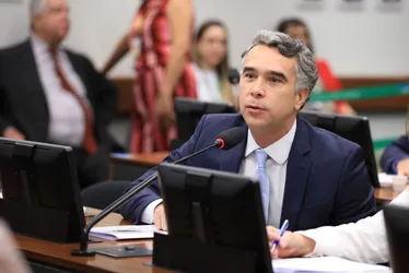 
			
				Rafael Brito pede criação de GT para imposto de grandes fortunas
			
			