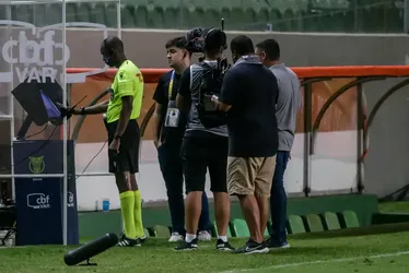 
			
				Saiba se o STJD pode tirar Luiz Henrique de Palmeiras x Botafogo
			
			