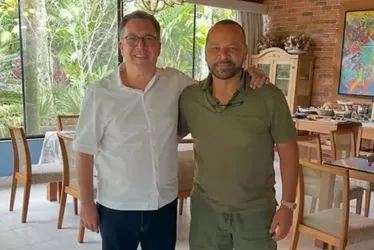 
			
				Santos marca reunião com pai de Neymar para discutir contratação do atacante
			
			