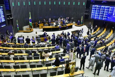 
			
				Congresso já atrasou votações importantes e agora ameaça o IOF
			
			