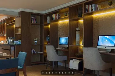 
			
				Suíte presidencial do hotel de Lula no Chile custa R$20 mil a diária. Veja fotos
			
			