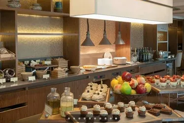 
			
				Suíte presidencial do hotel de Lula no Chile custa R$20 mil a diária. Veja fotos
			
			