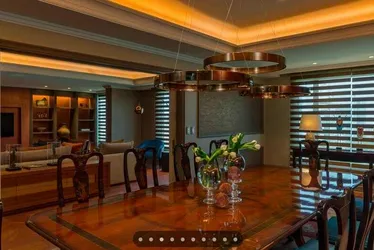 
			
				Suíte presidencial do hotel de Lula no Chile custa R$20 mil a diária. Veja fotos
			
			