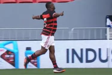 
			
				Time de master do Flamengo vence o Borussia Dortmund em Brasília
			
			