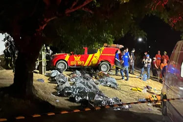 
			
				Tragédia na Serra da Barriga deixa 17 mortos e dezenas de feridos
			
			