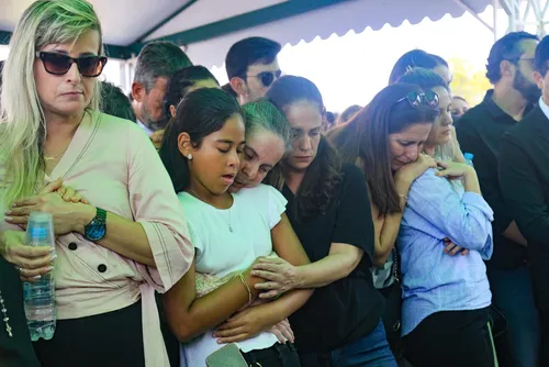 
				Alagoas dá adeus a Biu de Lira em meio a diversas homenagens
			
			