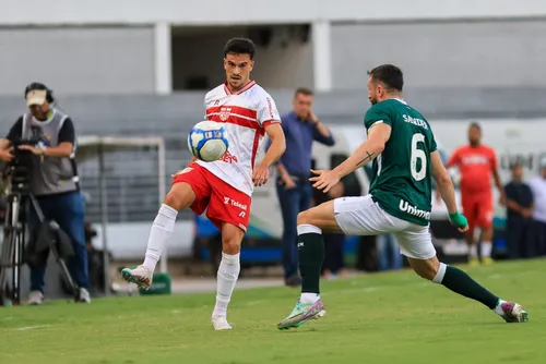 
				CRB leva gol nos acréscimos e perde para o Goiás, pela Série B do Brasileiro: 1 a 0
			
			