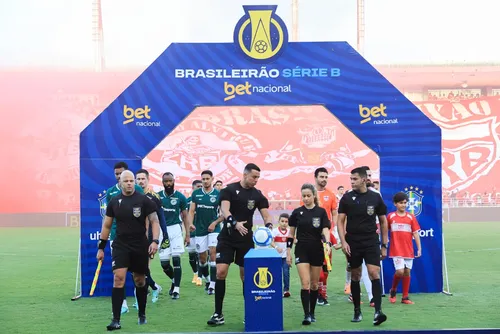 
				CRB leva gol nos acréscimos e perde para o Goiás, pela Série B do Brasileiro: 1 a 0
			
			