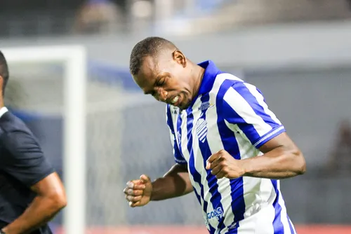 
				CSA vence o Maracanã e garante vaga na Copa do Nordeste: 1 a 0
			
			