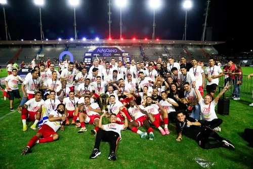 
				Campeonato Alagoano 2025 inicia com briga acirrada pelo título
			
			