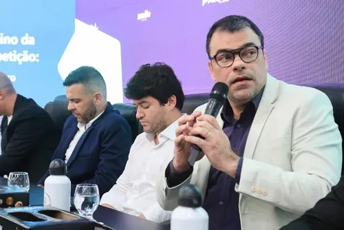 
				Campeonato Alagoano 2025 inicia com briga acirrada pelo título
			
			