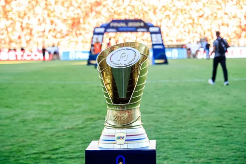 
				Campeonato Alagoano 2025 inicia com briga acirrada pelo título
			
			
