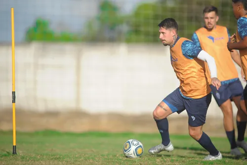 
				Campeonato Alagoano 2025 inicia com briga acirrada pelo título
			
			