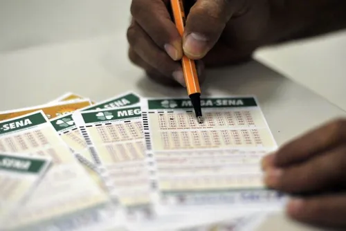 
				Mega-Sena: prêmio acumula e vai a R$ 45 milhões; veja os números!
			
			