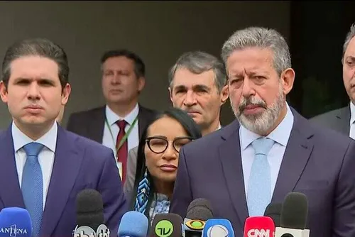 
				Fiasco da esquerda é porque eleitor não aguenta mais tanta lacração, afirma vice do DF
			
			