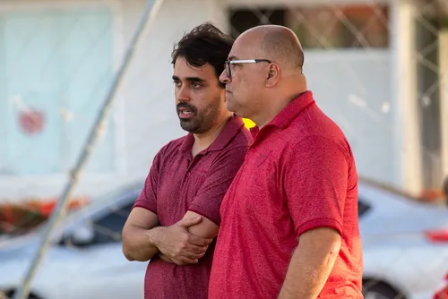 
				Hélio garante reforços e fala de título no Campeonato Alagoano: "Feito para ganhar"
			
			