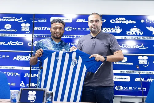 
				Lateral Cedric, sobre seu retorno ao CSA: "Todos me receberam de braços abertos"
			
			