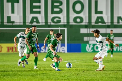 
				Murici tem jogador expulso e Coruripe busca empate fora de casa: 2 a 2
			
			