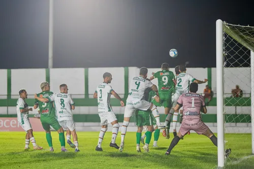 
				Murici tem jogador expulso e Coruripe busca empate fora de casa: 2 a 2
			
			