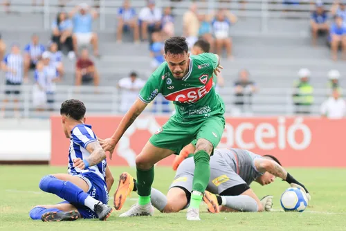 
				No Rei Pelé, CSA estreia no Alagoano com vitória tranquila sobre o CSE: 3 a 0
			
			
