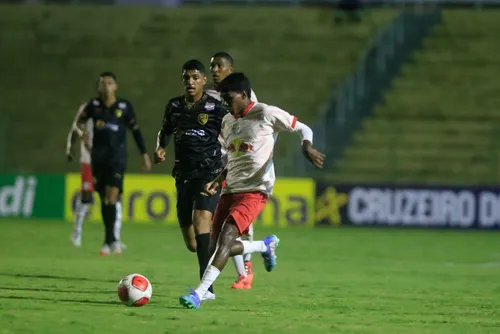 
				Zumbi é goleado pelo Red Bull Bragantino e se despede da Copinha
			
			