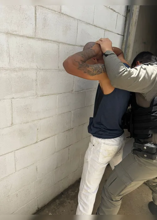 
			
				Homem é preso por afogar filhote de gato e divulgar vídeos com ameaças em Junqueiro
			
			