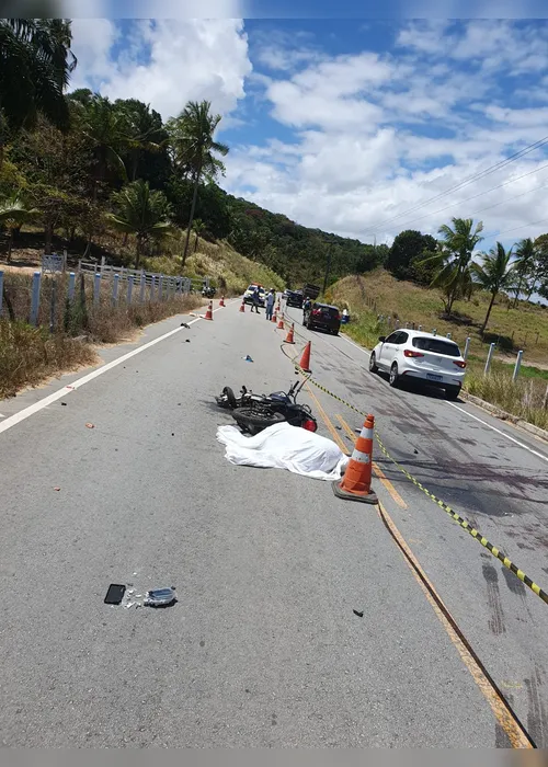
			
				Motociclista morre após colisão com carro em Porto de Pedras
			
			