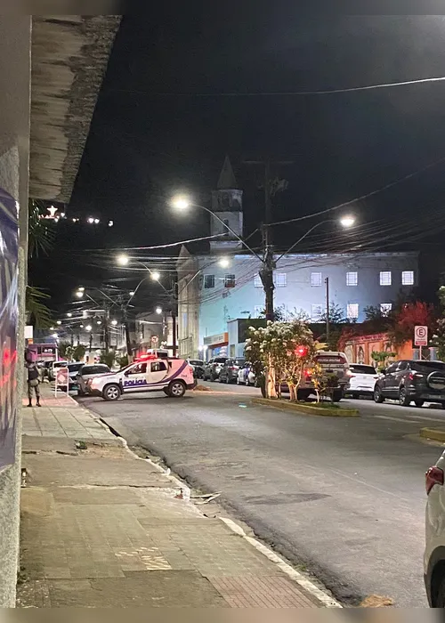 
			
				PM é suspeito de matar companheira a tiros dentro de hotel em Palmeira
			
			