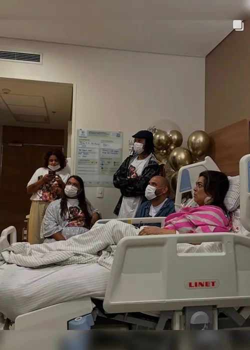 
				Preta Gil agradece carinho e anuncia alta da UTI: “Amo todos vocês”
			
			
