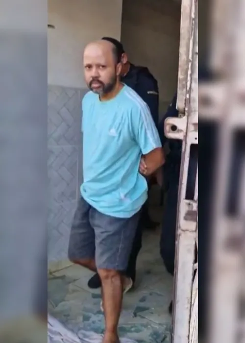 
				
					Serial killer preso confessa ter matado 8 em Maceió; polícia suspeita de mais casos
				
				