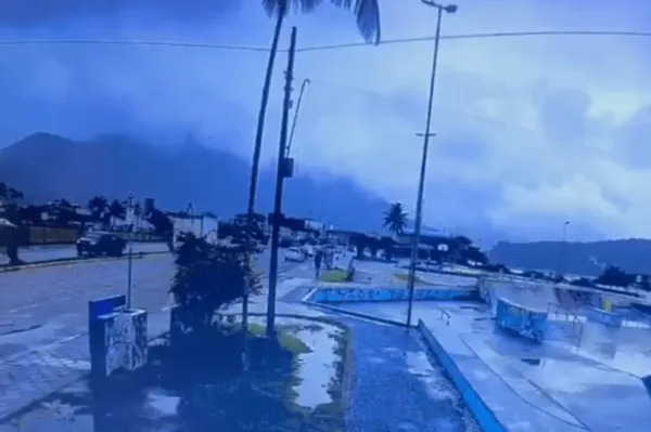 
			
				Avião cai em praia de Ubatuba, no litoral do sudeste brasileiro
			
			