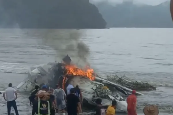 
			
				Avião cai em praia de Ubatuba, no litoral do sudeste brasileiro
			
			