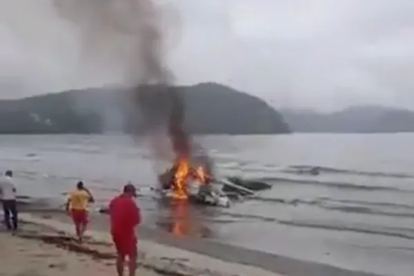 
			
				Avião cai em praia de Ubatuba, no litoral do sudeste brasileiro
			
			