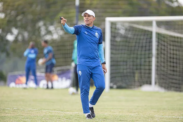 
			
				CSA volta s atividades visando confronto com Maracan
			
			