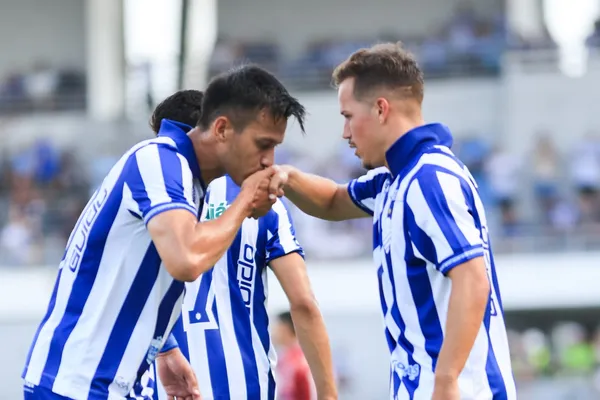 

				CSA vence o Barcelona de Ilhéus e avança na Pré-Copa do Nordeste: 1 a 0

			