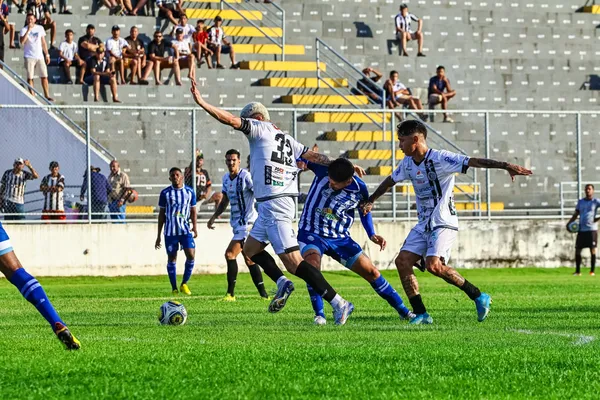 

					Em clima de final, CSA vence ASA em amistoso realizado em Arapiraca

				