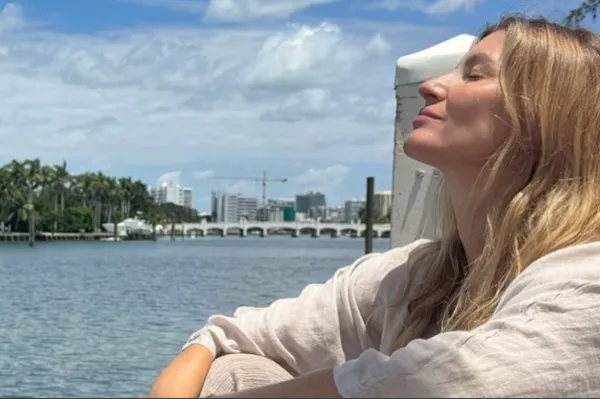 
				
					Grávida, Gisele Bündchen compartilha reflexão: “Não existe manual para a vida”
				
				