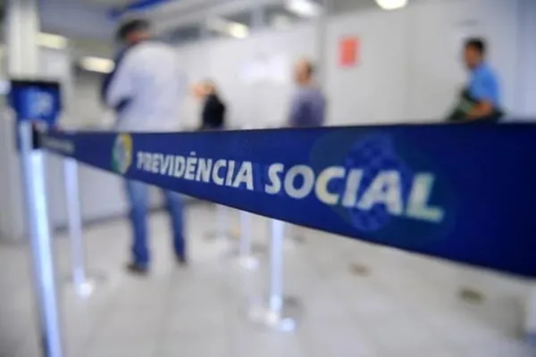 
				
					INSS: cidadão poderá antecipar R$ 150 por cada benefício recebido
				
				