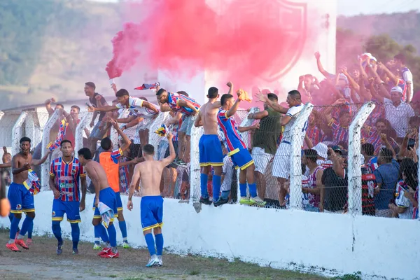 

					Igaci vence Zumbi, é campeão da 2ª Divisão do Alagoano e está de volta à elite estadual

				