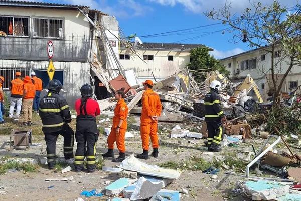 
				
					Exploso que deixou 3 mortos foi causada por confinamento indevido de botijo e vazamento de gs
				
				