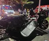 Carro colide em coqueiro e deixa uma pessoa morta e outra ferida na Av. Assis Chateaubriand imagem