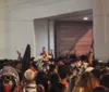 Veja novas imagens da confusão após cancelamento de show no bloco Tropa do PTK imagem