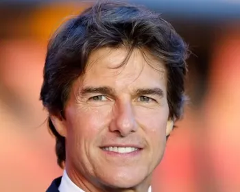 2º flagra em menos de 1 mês aumenta rumores de romance de Tom Cruise