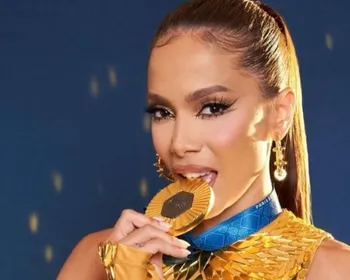 Anitta revela decepção após fama: “Pensei que seria muito feliz”