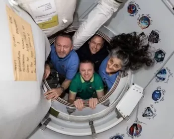 Astronautas retornam à Terra após 9 meses no espaço; assista ao vivo!