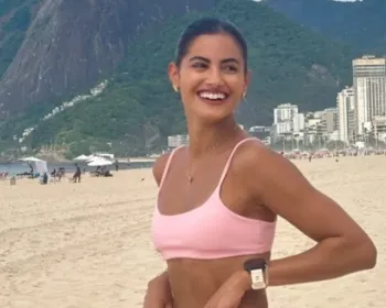 Atriz é atacada por cinco cães em orla da praia