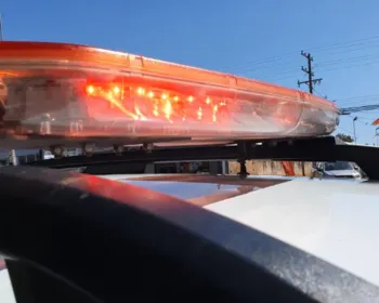 Bandidos encapuzados agridem mulher e roubam R$ 25 mil que ela carregava em mochila