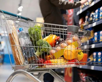 Preço da cesta básica em Maceió caiu? Veja o que revela pesquisa do Procon