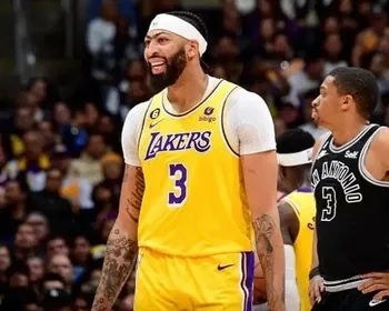 Dona dos Lakers abre o jogo sobre saída de Anthony Davis: ‘Não queríamos’